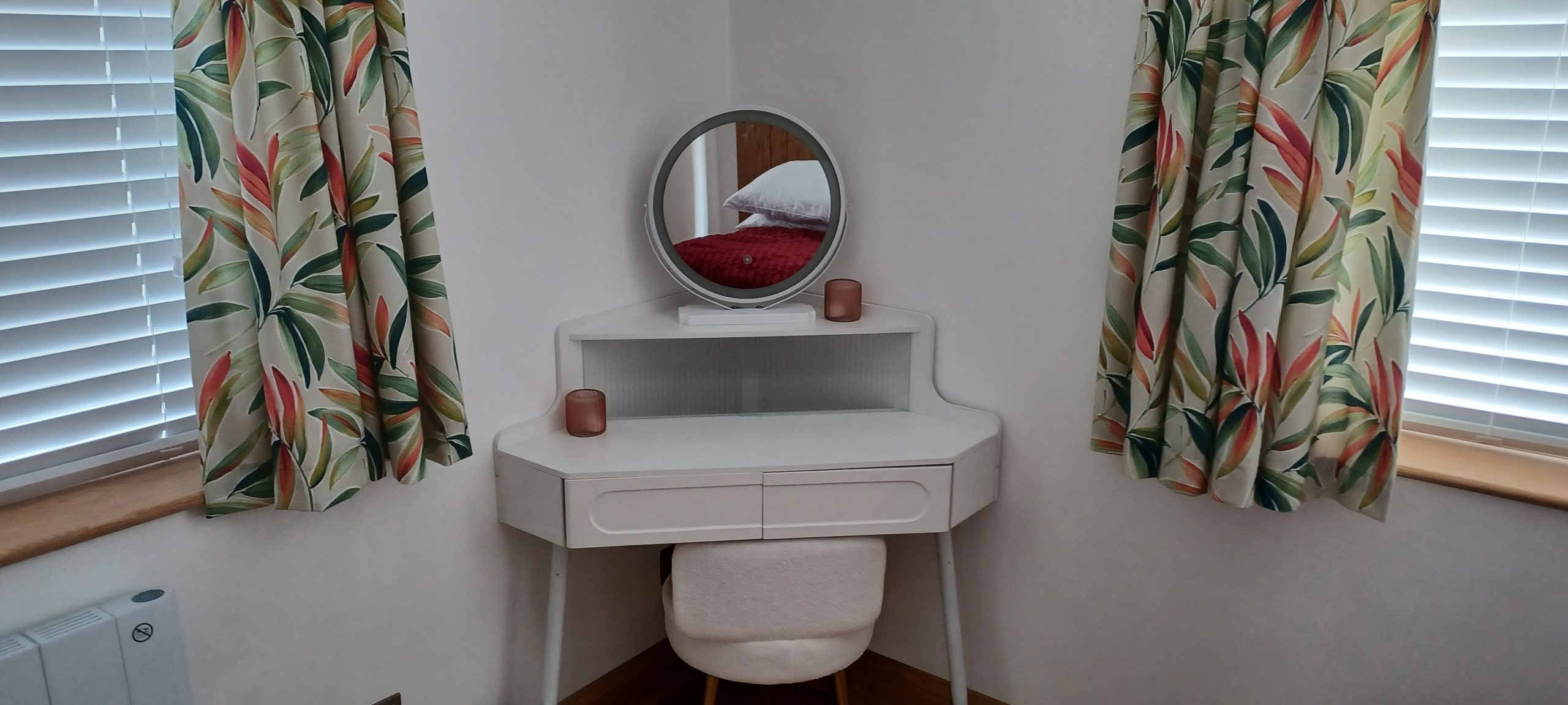 Harrowdene-Dorset-UK-double-bedroom